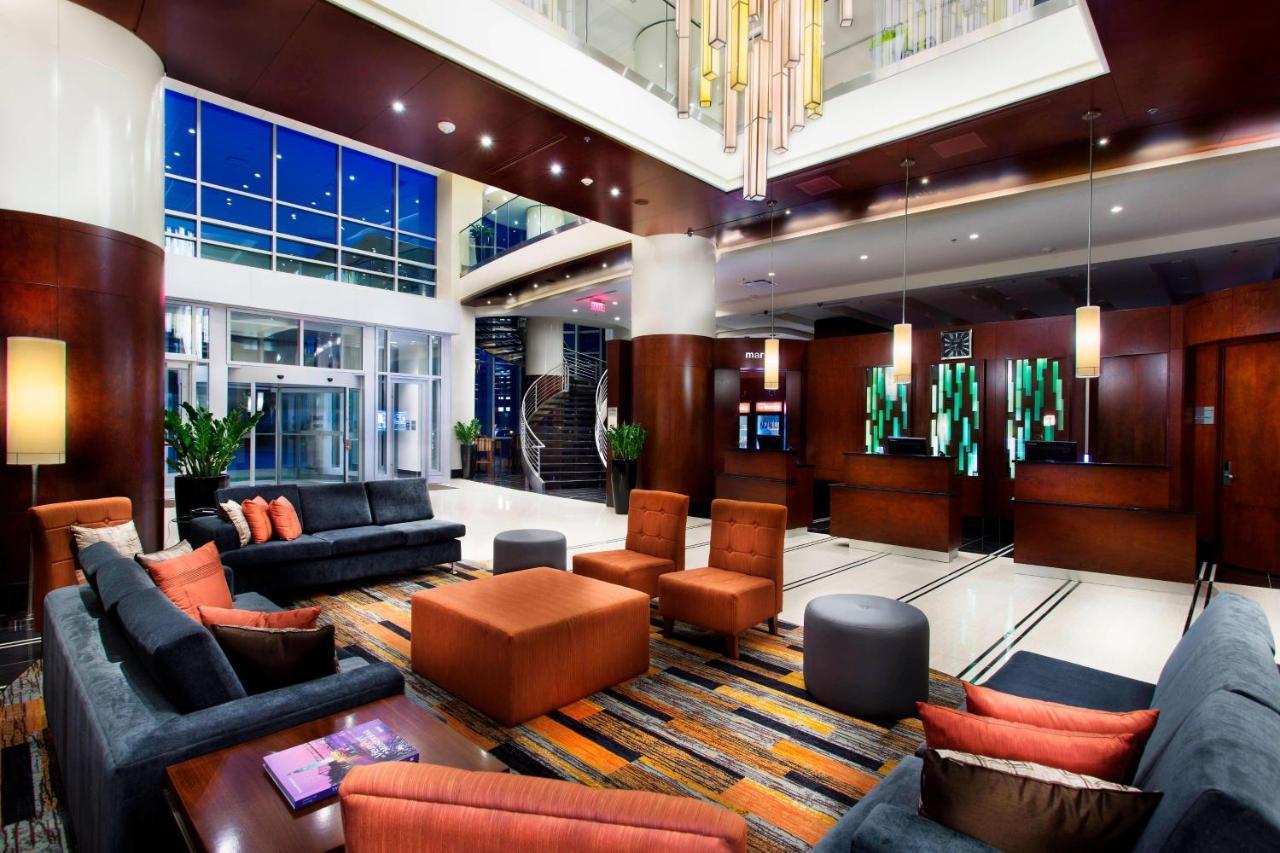 Courtyard Par Marriott Montreal Centre-Ville Exterior photo