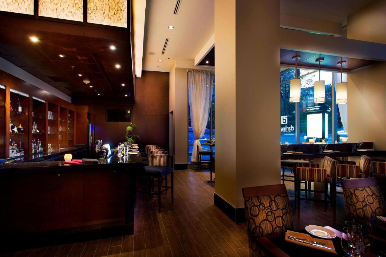 Courtyard Par Marriott Montreal Centre-Ville Exterior photo