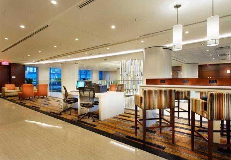 Courtyard Par Marriott Montreal Centre-Ville Exterior photo