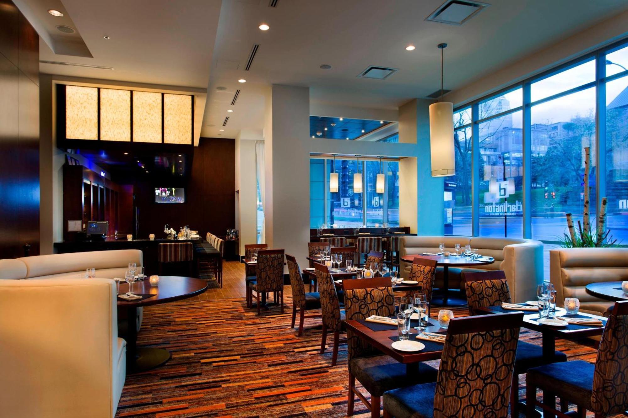 Courtyard Par Marriott Montreal Centre-Ville Exterior photo