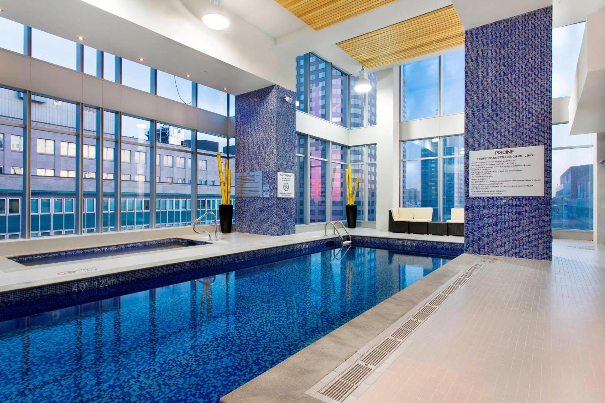 Courtyard Par Marriott Montreal Centre-Ville Exterior photo