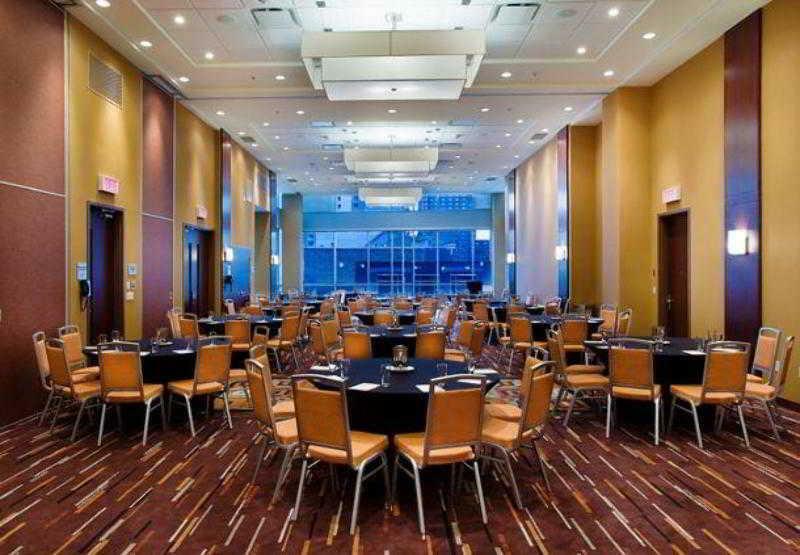 Courtyard Par Marriott Montreal Centre-Ville Exterior photo